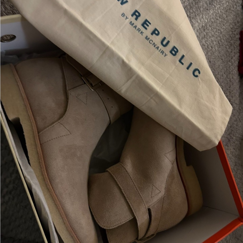 Banana Republic Tan Suede Ankle Boots